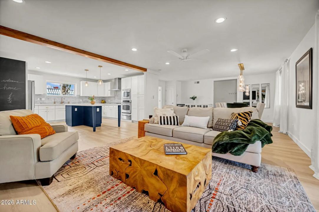Real Estate Picture 7