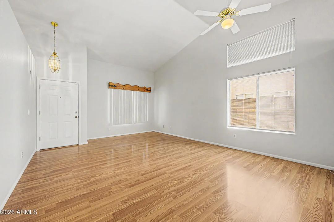 Real Estate Picture 12