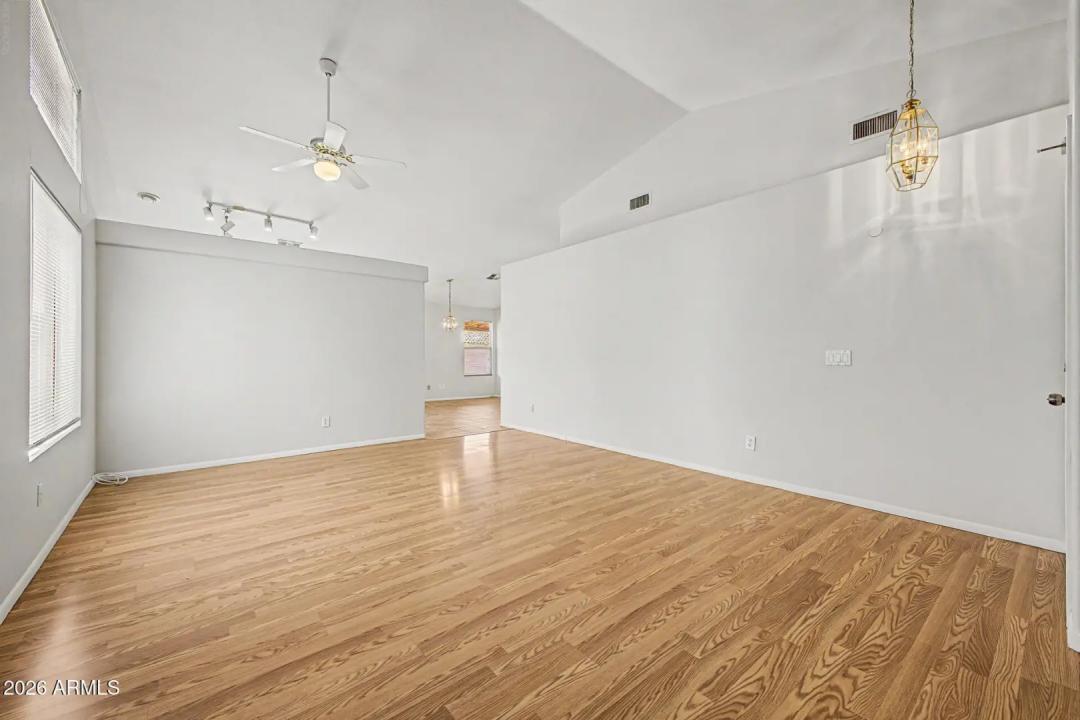 Real Estate Picture 10