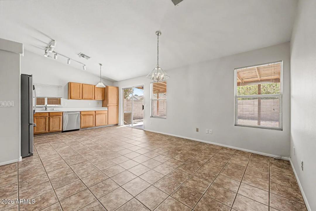 Real Estate Picture 9