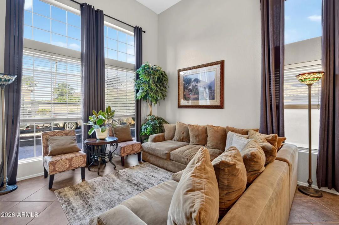 Real Estate Picture 8