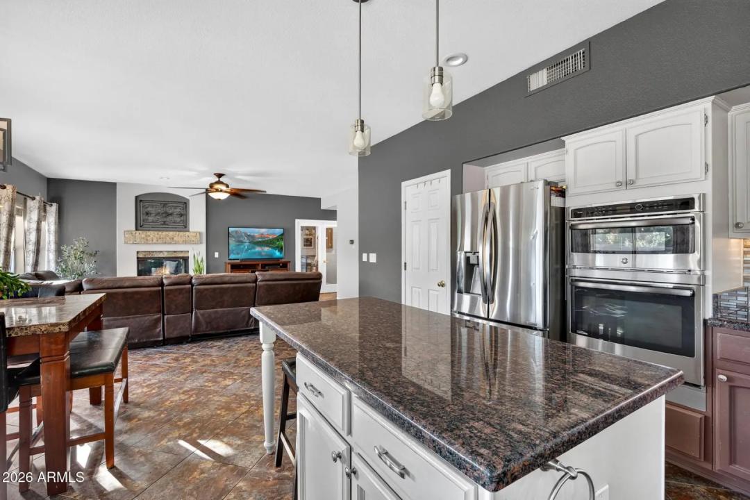 Real Estate Picture 22