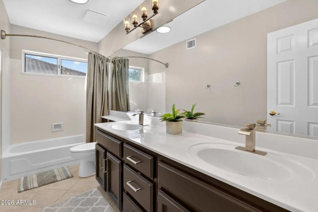 Real Estate Picture 40
