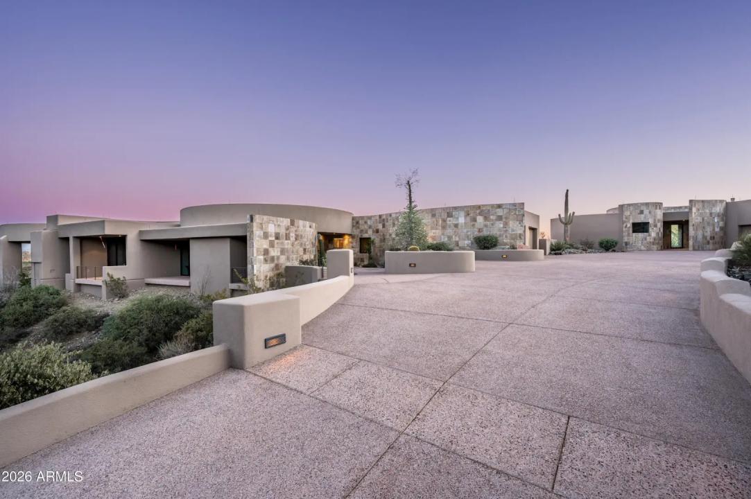 Real Estate Picture 5