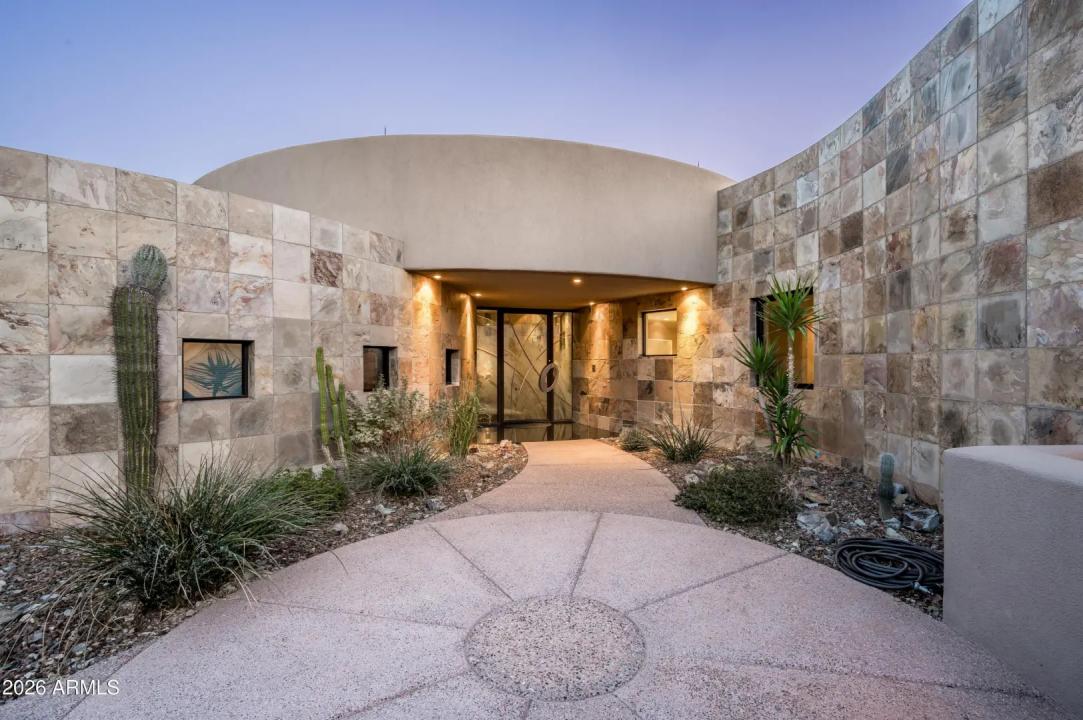 Real Estate Picture 7