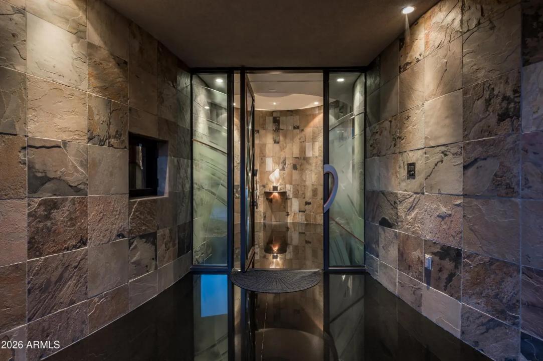 Real Estate Picture 8