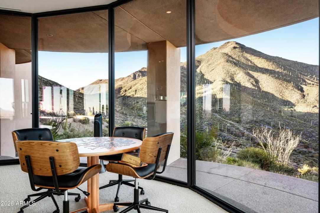 Real Estate Picture 14