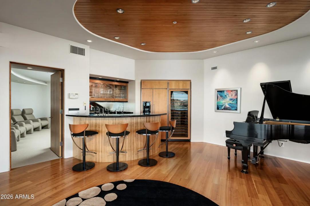 Real Estate Picture 17