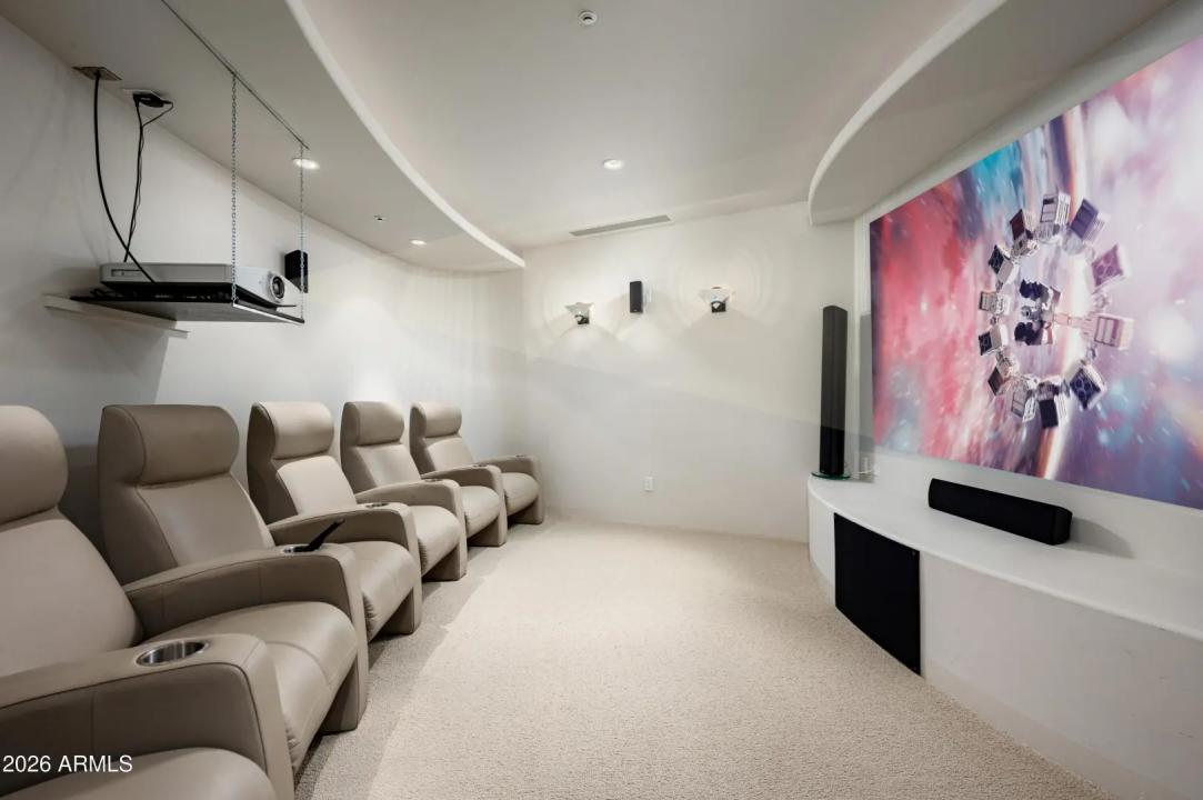 Real Estate Picture 18