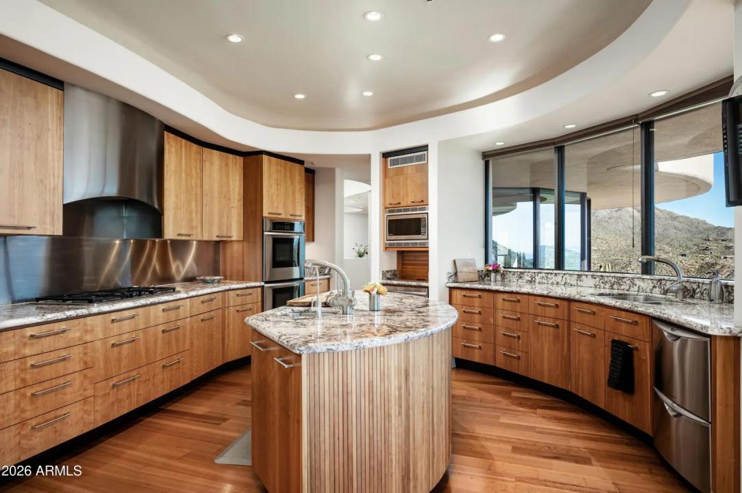 Real Estate Picture 19