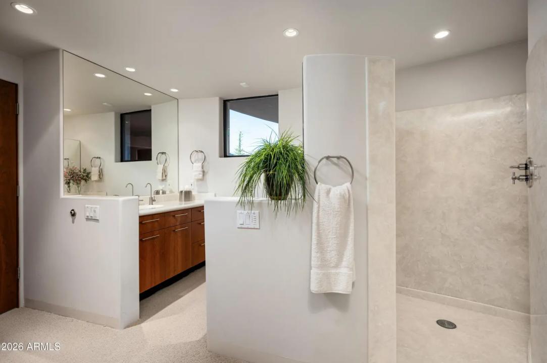 Real Estate Picture 40