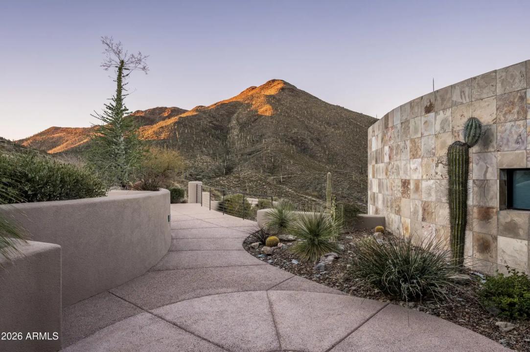 Real Estate Picture 6