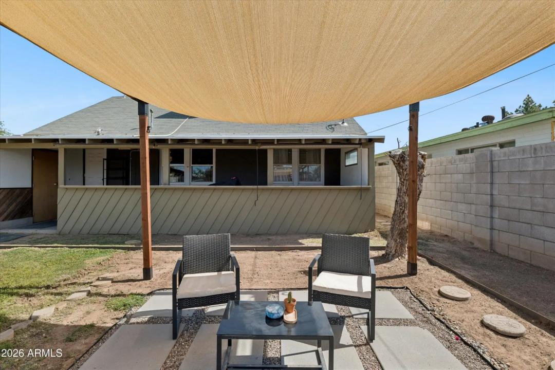 Real Estate Picture 18