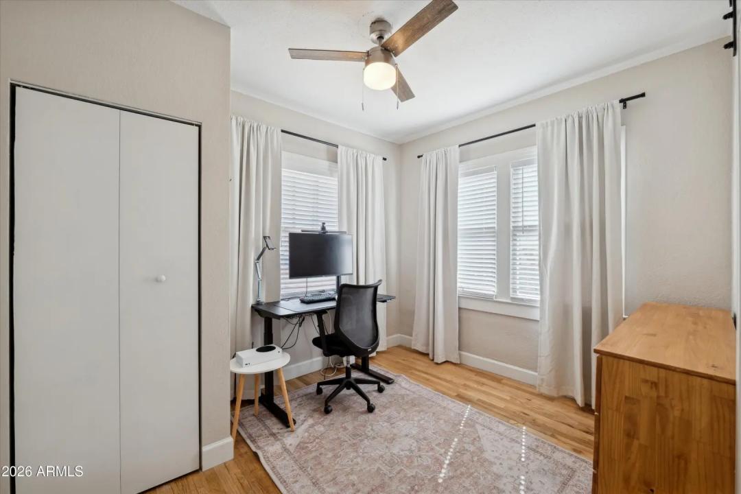 Real Estate Picture 14