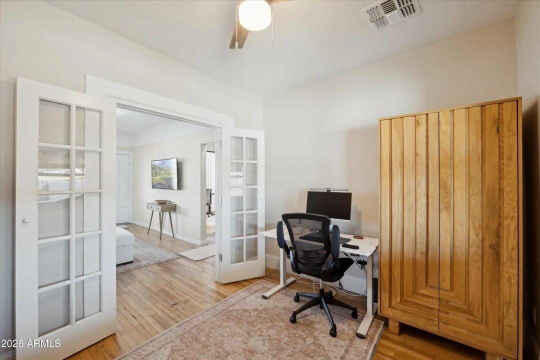 Real Estate Picture 12