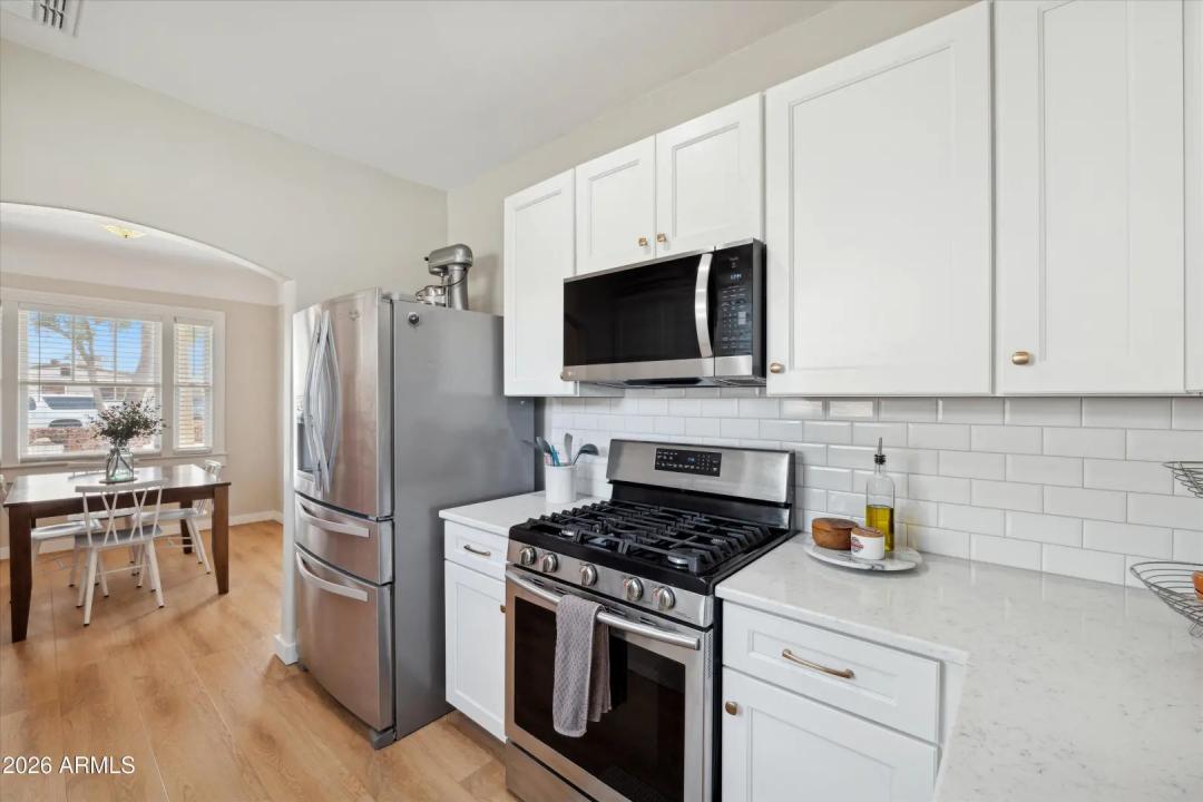 Real Estate Picture 9