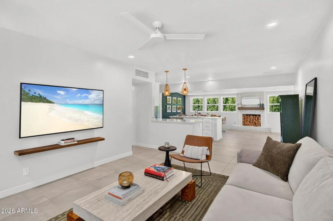 Real Estate Picture 6