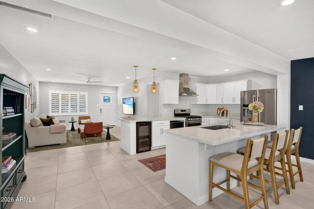 Real Estate Picture 7