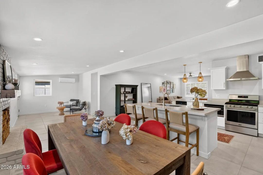Real Estate Picture 14