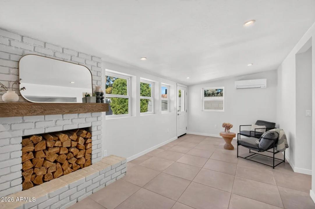 Real Estate Picture 15