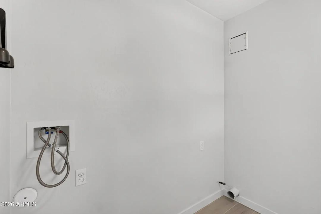 Real Estate Picture 18