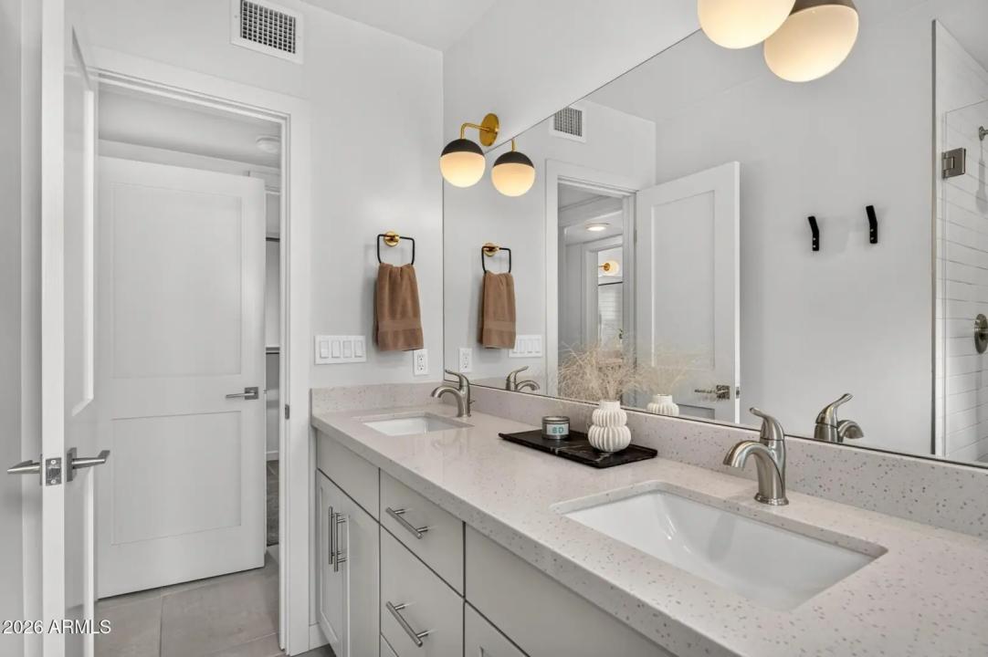 Real Estate Picture 22