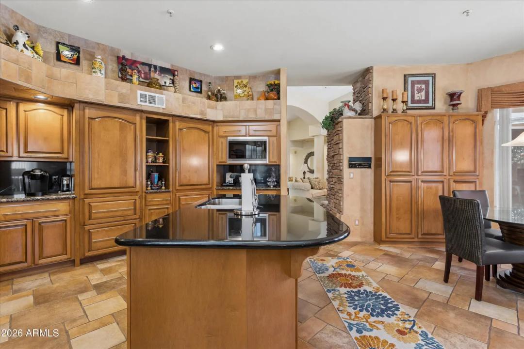Real Estate Picture 14