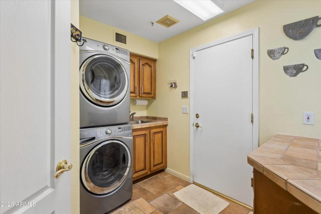 Real Estate Picture 33