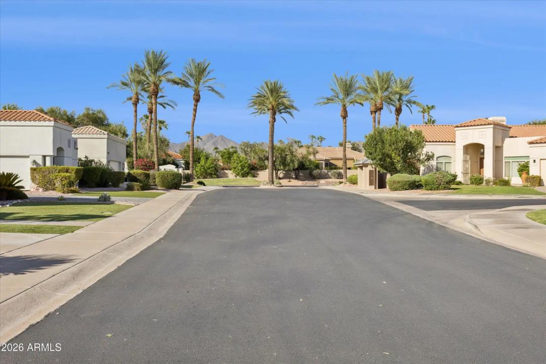 Real Estate Picture 4
