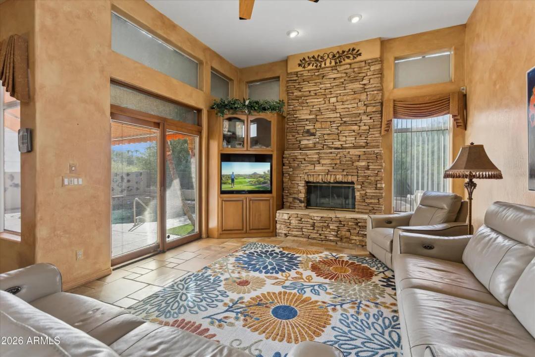 Real Estate Picture 18