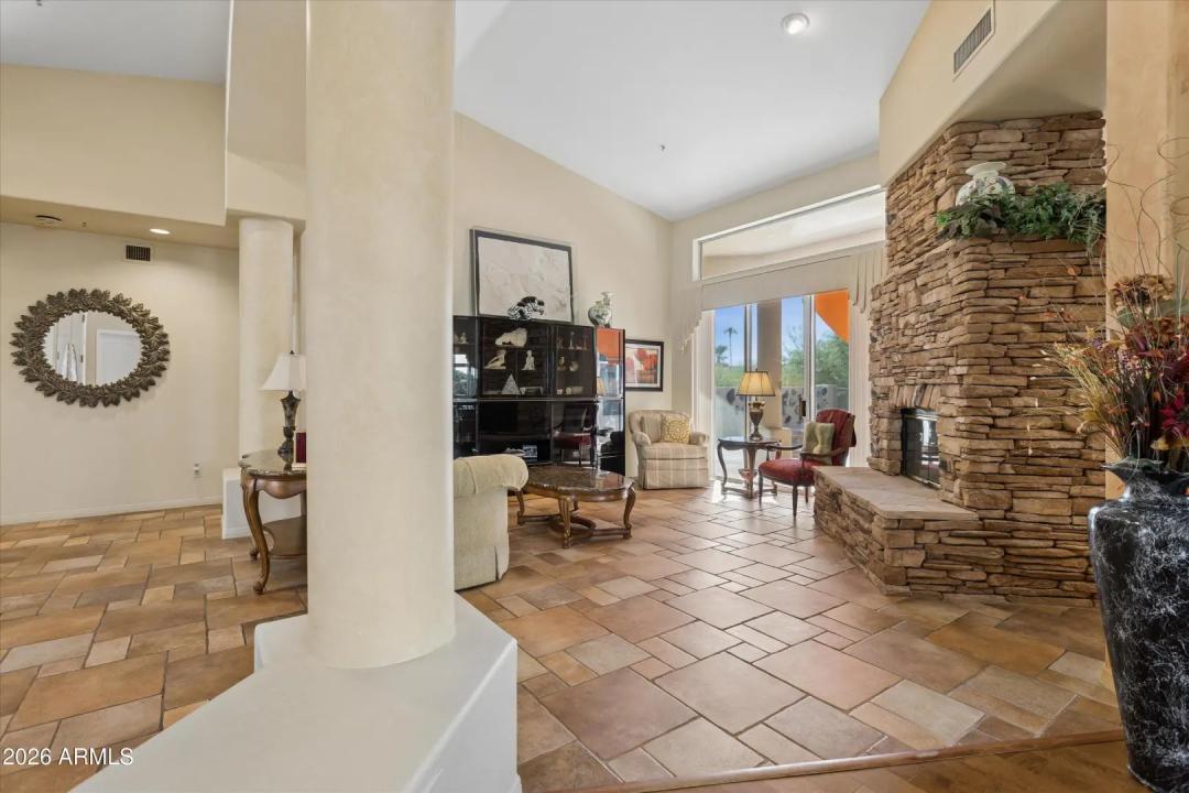 Real Estate Picture 10