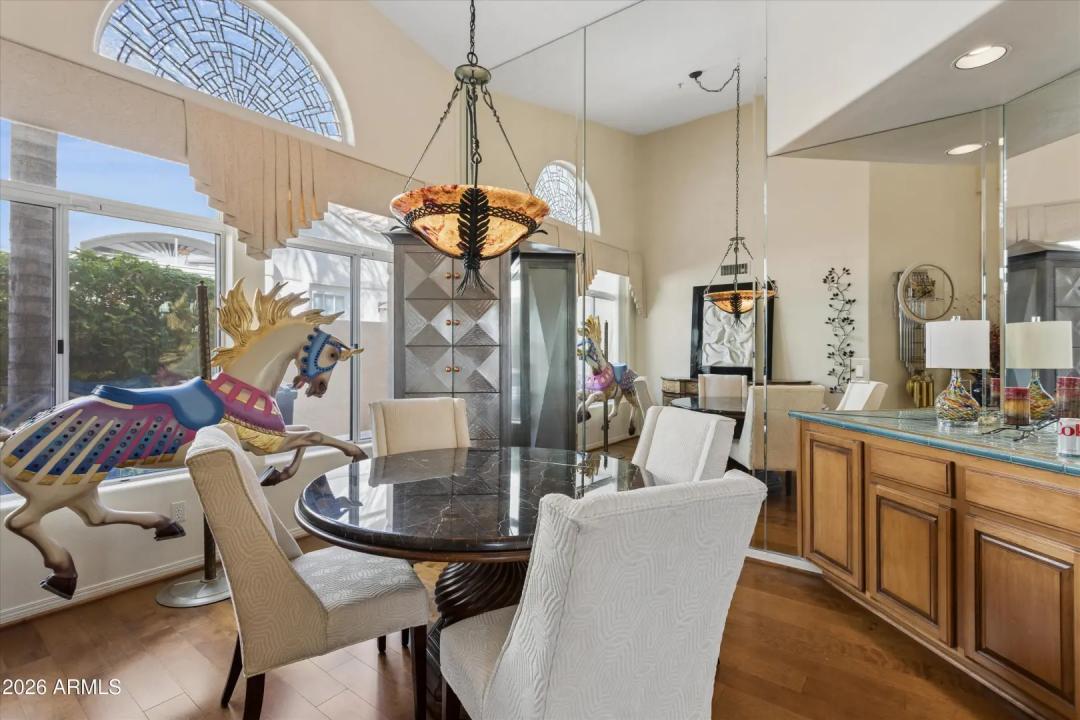 Real Estate Picture 9