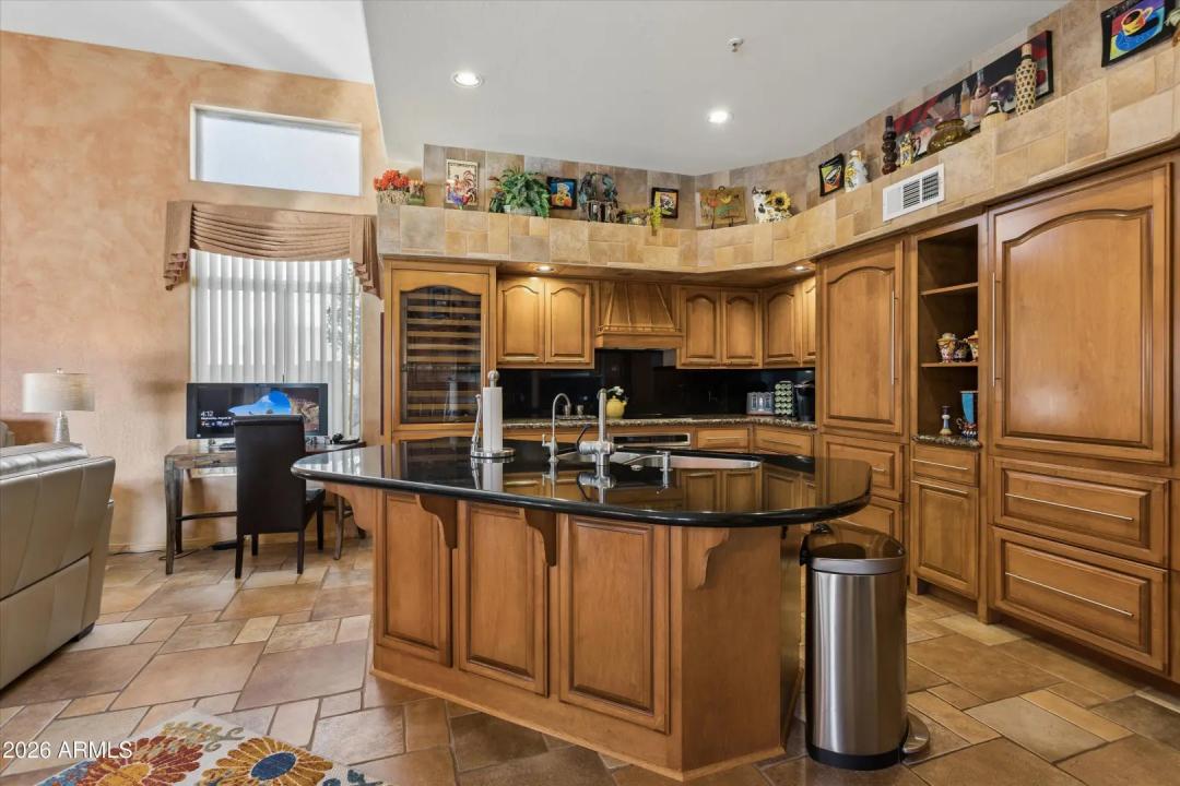 Real Estate Picture 11