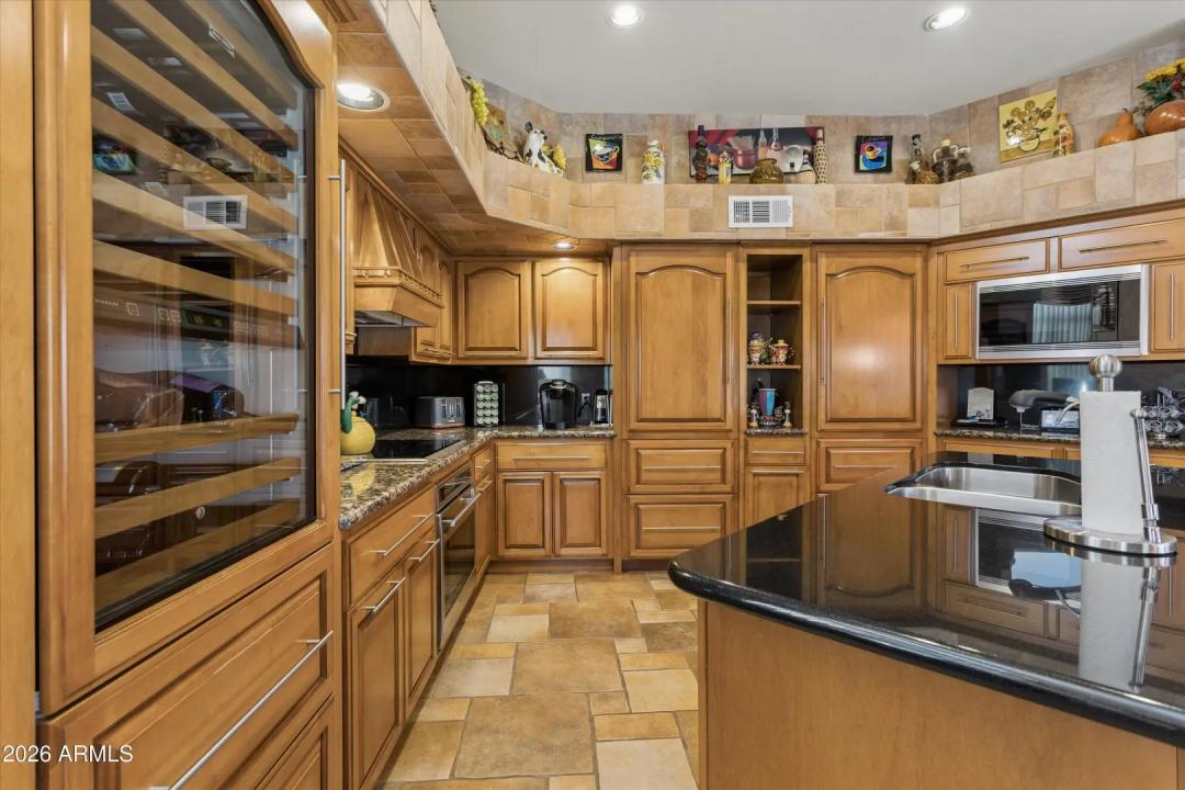 Real Estate Picture 12
