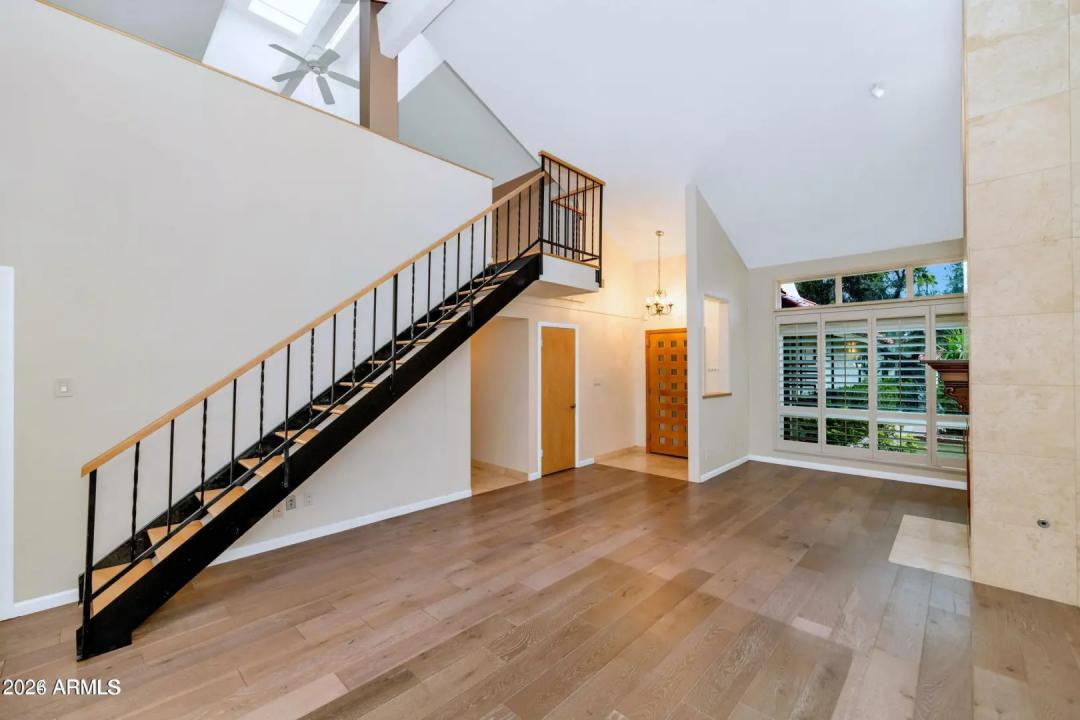Real Estate Picture 5
