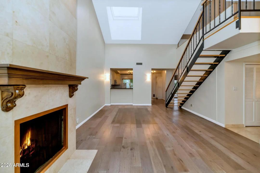 Real Estate Picture 4