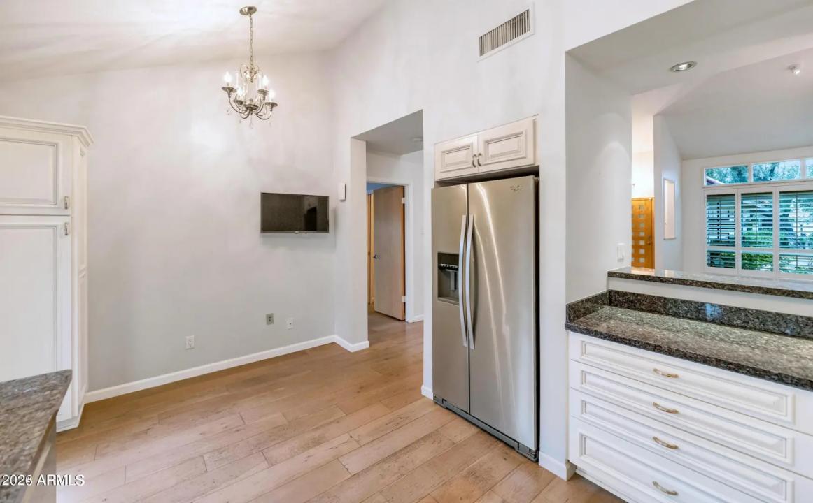 Real Estate Picture 9