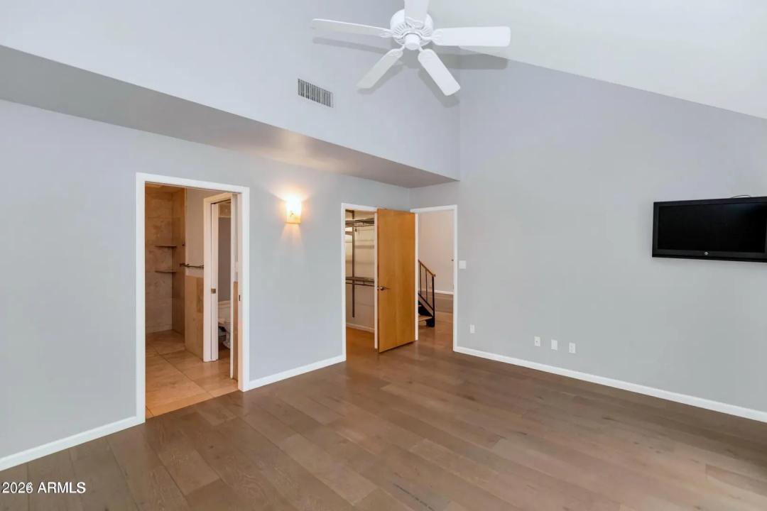 Real Estate Picture 10