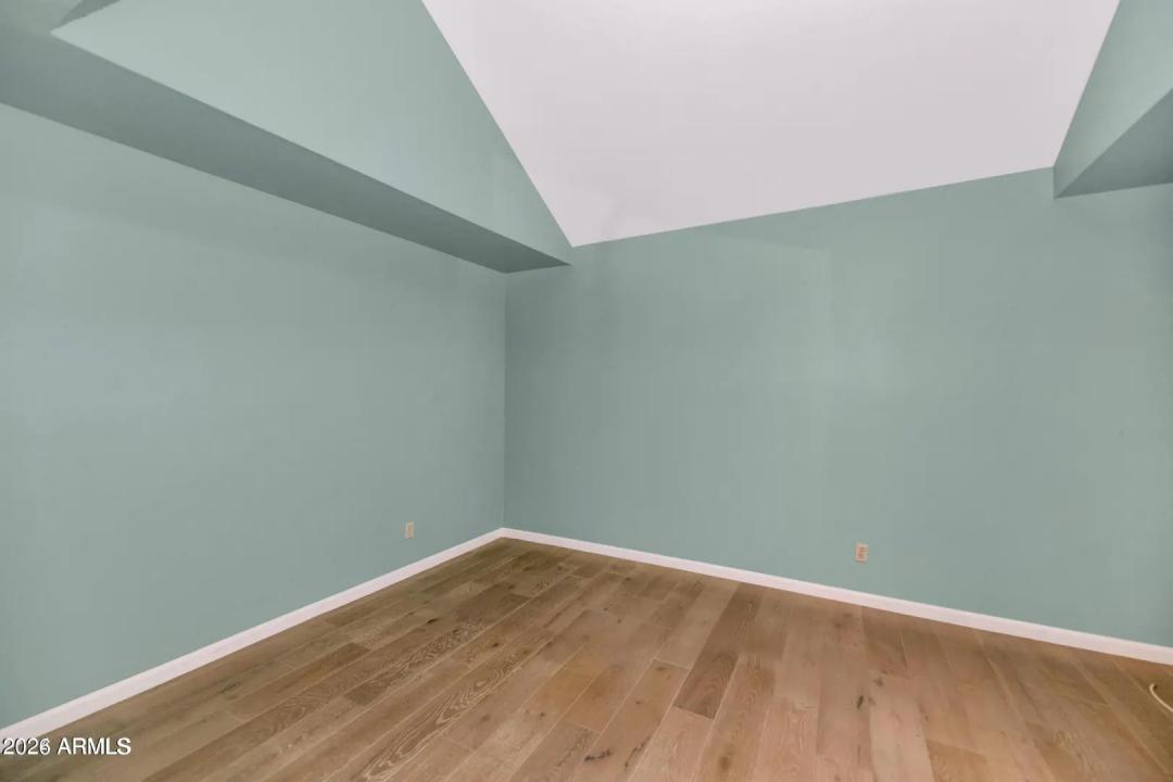 Real Estate Picture 13
