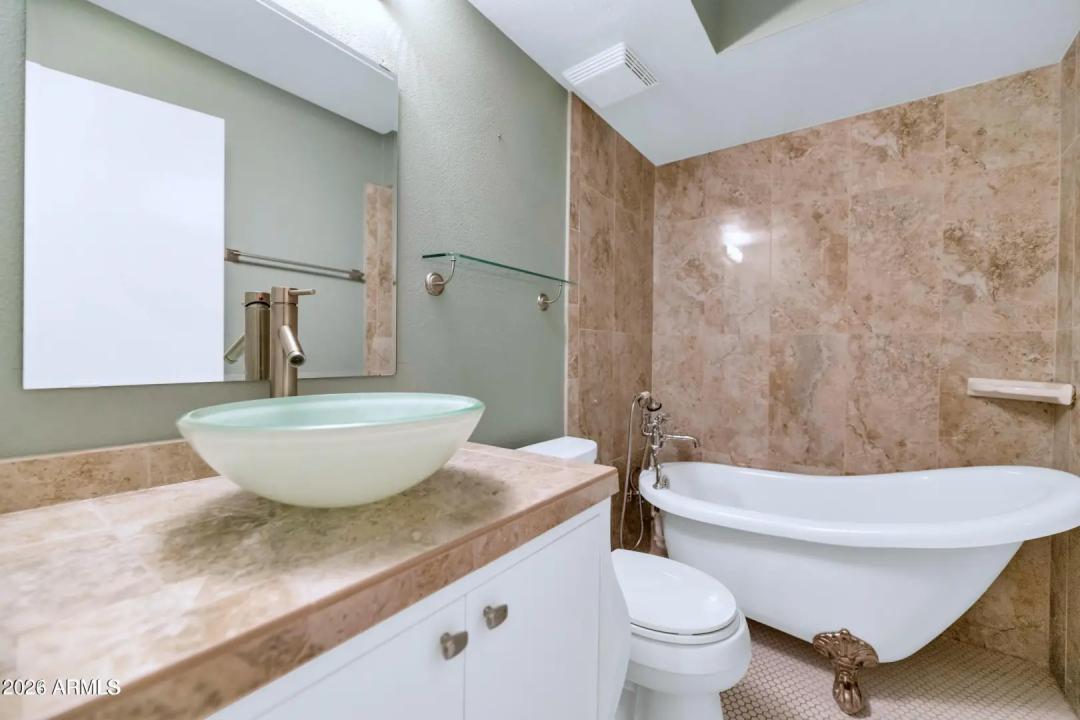 Real Estate Picture 15