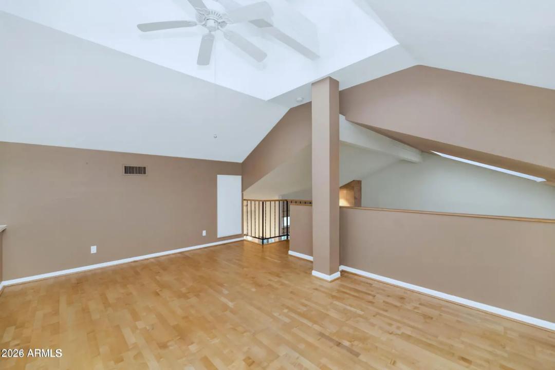 Real Estate Picture 17