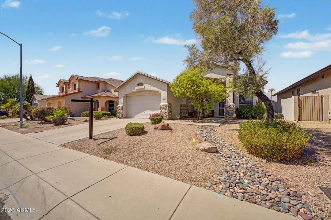 Real Estate Picture 4