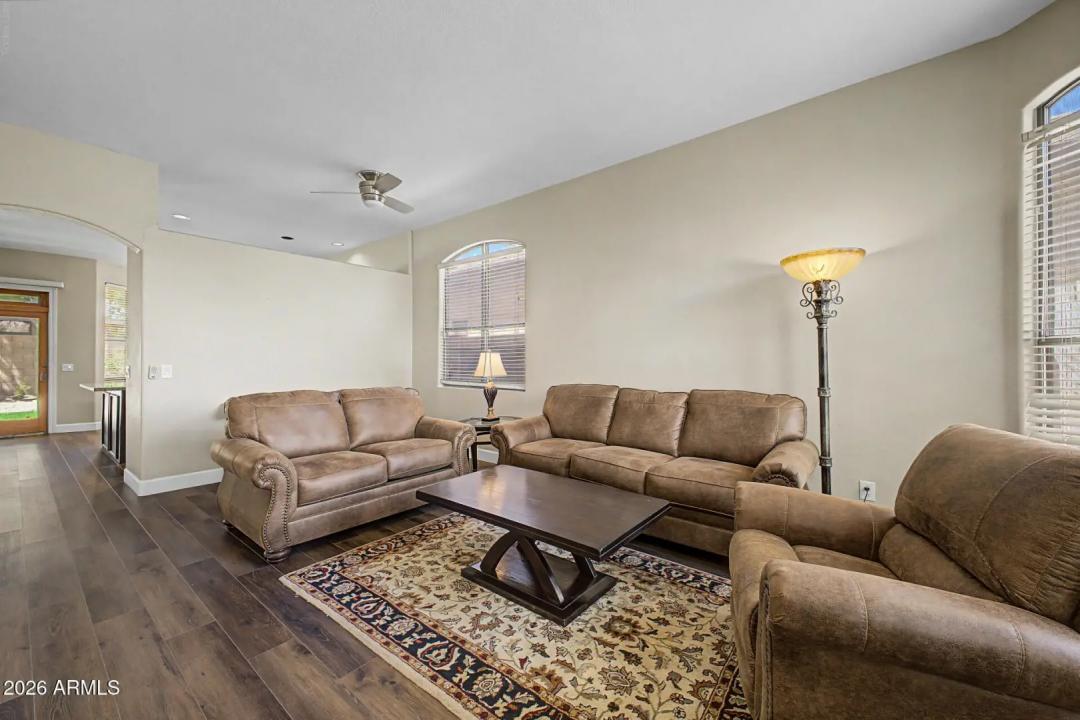 Real Estate Picture 8