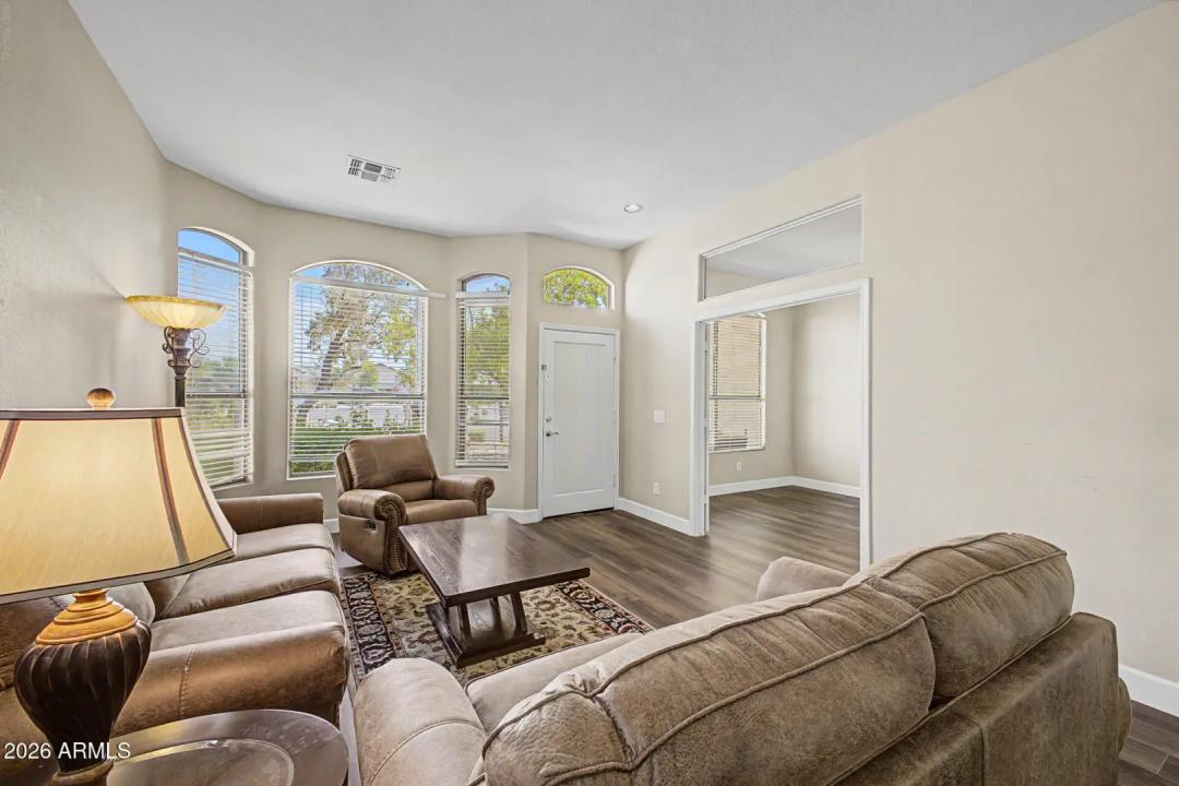 Real Estate Picture 10