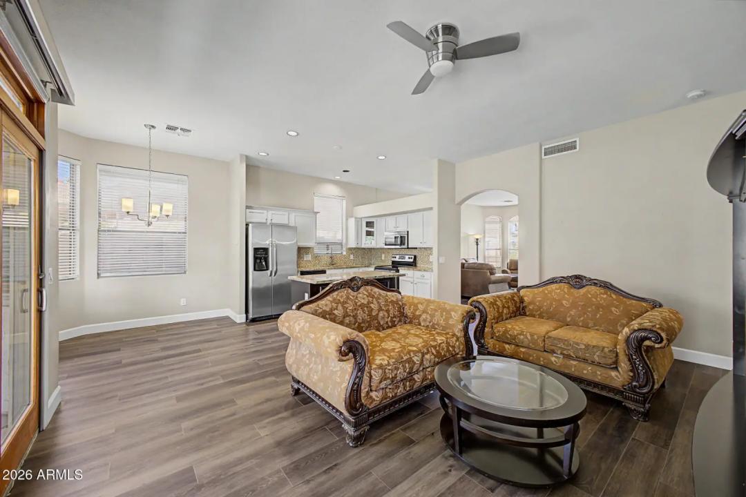 Real Estate Picture 12