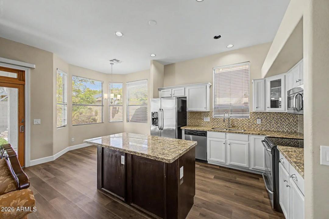 Real Estate Picture 15