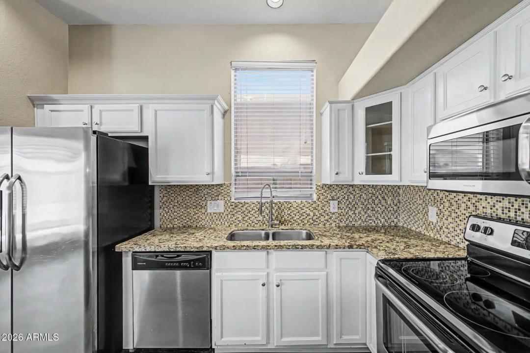 Real Estate Picture 16