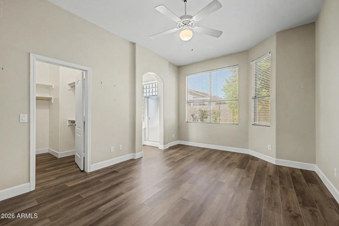 Real Estate Picture 18