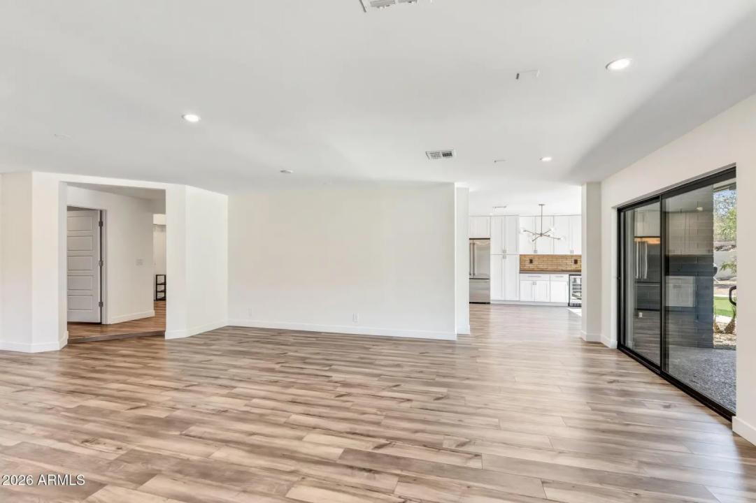 Real Estate Picture 33