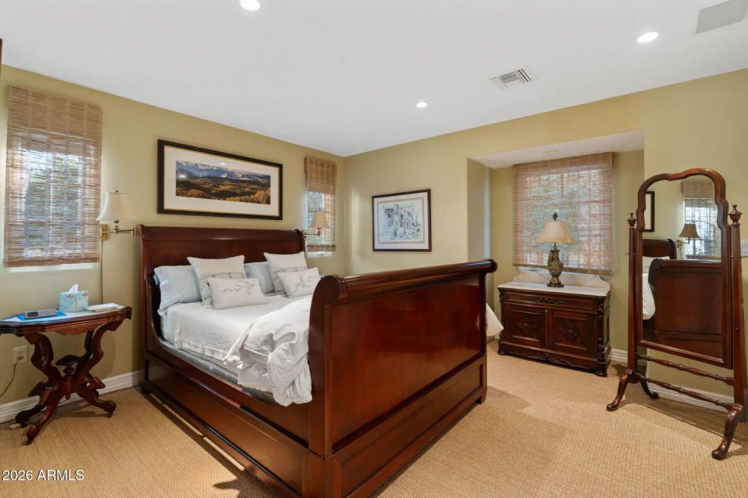Real Estate Picture 24